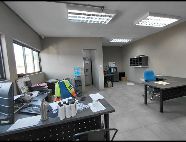 499M² WAREHOUSE TO LET IN POMONA